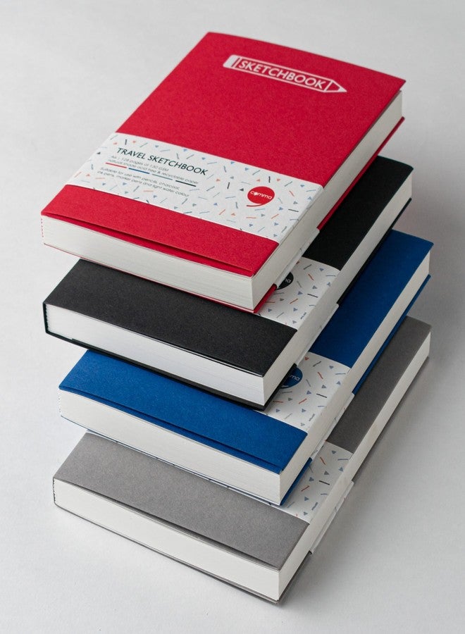 كوما دفتر رسم كوما للسفر | مقاس A6 | 128 صفحة | 130 غرام/م²، لون طبيعي، ورق خالٍ من الأحماض وقابل لإعادة التدوير | عبوة من 4 دفاتر | أسود + أزرق + رمادي + أحمر - Image 2